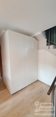 Mobilier hol sub scară în județul Bacău | MDF vopsit | Feronerie Blum