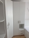 Mobilier de dormitor alb la comanda cu dulap pe colt