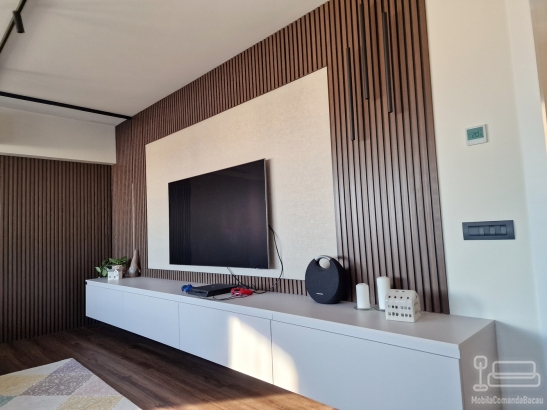 Mobilier pentru living cu riflaje, din MDF