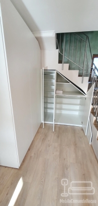 Mobilier hol sub scară în județul Bacău | MDF vopsit | Feronerie Blum