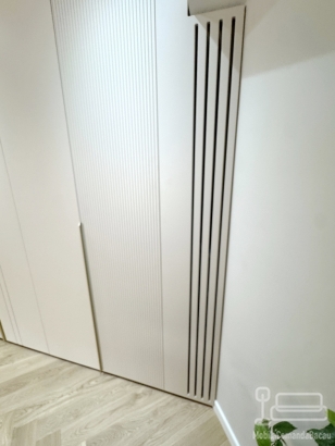 Mobilier hol din MDF vopsit, realizat pe comandă în județul Bacău