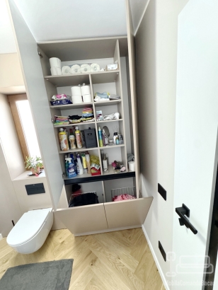Mobilier baie din MDF vopsit, realizat pe comandă în județul Bacău