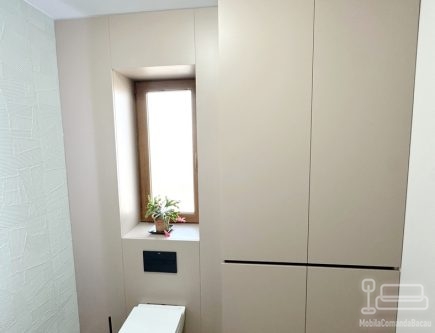 Mobilier baie din MDF vopsit, realizat pe comandă în județul Bacău