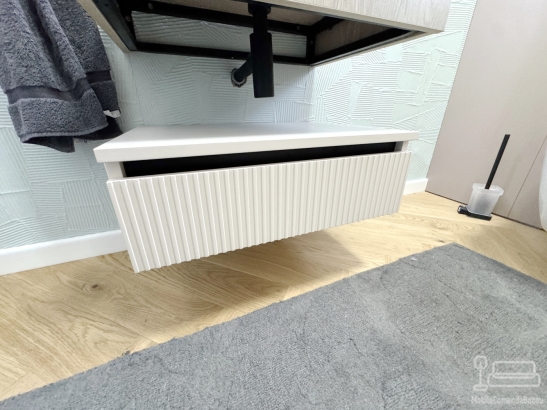 Mobilier baie din MDF vopsit, realizat pe comandă în județul Bacău