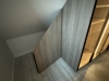 Dressing în mansardă din PAL melaminat, cu ramă de aluminiu neagră și LED