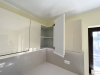 Bucătărie din MDF vopsit lucios cu blat din quartz – 5250 mm, feronerie Blum