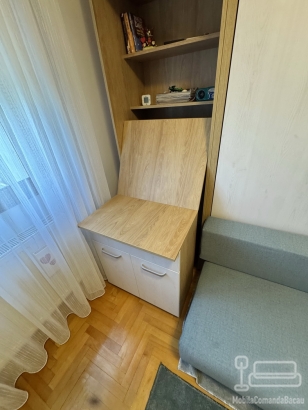 Dormitor cu pat rabatabil și canapea, realizat pe comandă în Bacău