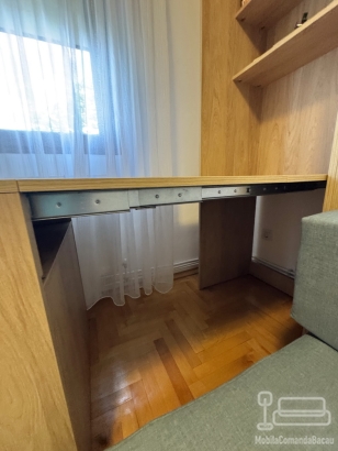 Dormitor cu pat rabatabil și canapea, realizat pe comandă în Bacău
