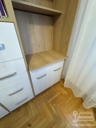 Dormitor cu pat rabatabil și canapea, realizat pe comandă în Bacău