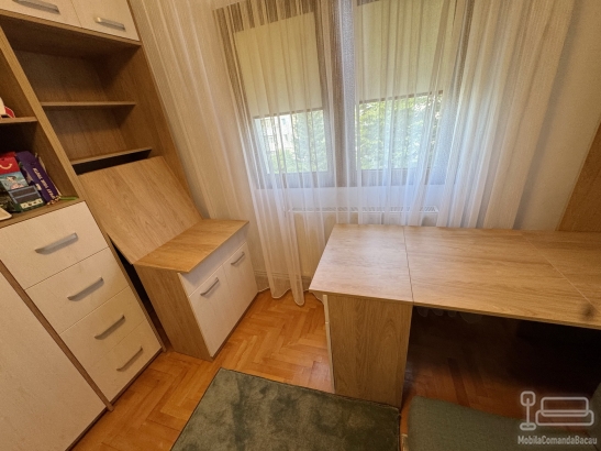 Dormitor cu pat rabatabil și canapea, realizat pe comandă în Bacău