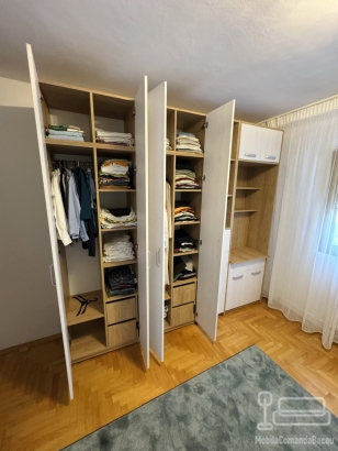 Dormitor cu pat rabatabil și canapea, realizat pe comandă în Bacău