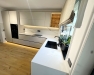 Bucătărie pe colț din MDF vopsit în câmp electrostatic, cu blat din Quartz