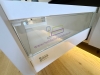 Bucătărie pe colț din MDF vopsit în câmp electrostatic, cu blat din Quartz