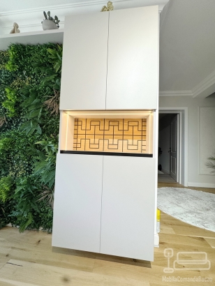 Bucătărie pe colț din MDF vopsit în câmp electrostatic, cu blat din Quartz
