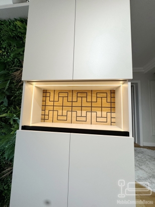 Bucătărie pe colț din MDF vopsit în câmp electrostatic, cu blat din Quartz