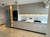 Mobilier bucătărie din MDF vopsit cu feronerie Blum și iluminat Häfele – Bacău