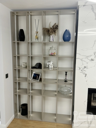 Mobilier de dining din MDF vopsit, cu bandă LED Hafele