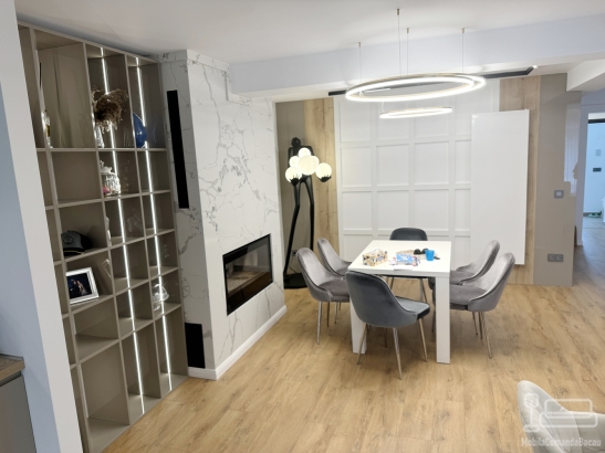 Mobilier de dining din MDF vopsit, cu bandă LED Hafele