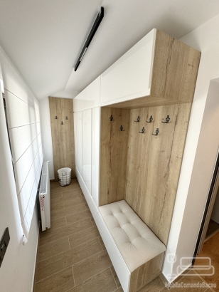 Mobilier hol la comandă – PAL + fronturi MDF vopsit, Bacău