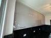 Mobilier bucătărie la comandă – MDF lucios Perfect Sense, blat granit, Bacău