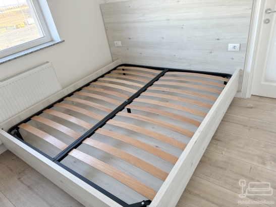 Mobilier dormitor cu pat 200×140 și somieră rabatabilă, plus dulap între pereți – Bacău