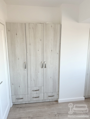 Mobilier dormitor cu pat 200×140 și somieră rabatabilă, plus dulap între pereți – Bacău