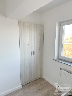Mobilier dormitor cu pat 200×140 și somieră rabatabilă, plus dulap între pereți – Bacău