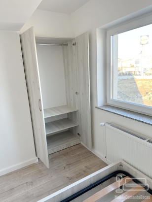Mobilier dormitor cu pat 200×140 și somieră rabatabilă, plus dulap între pereți – Bacău