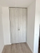 Mobilier dormitor cu pat 200×140 și somieră rabatabilă, plus dulap între pereți – Bacău