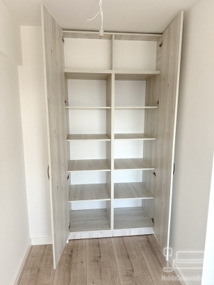 Mobilier dormitor cu pat 200×140 și somieră rabatabilă, plus dulap între pereți – Bacău