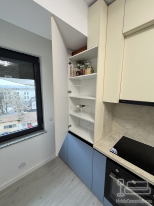 Bucătărie din MDF vopsit cu profile Gola, blat & contrablat – 4000 mm (Bacău)