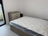 Mobilier dormitor la comandă – pat cu somieră rabatabilă, dulap și noptiere (Bacău)