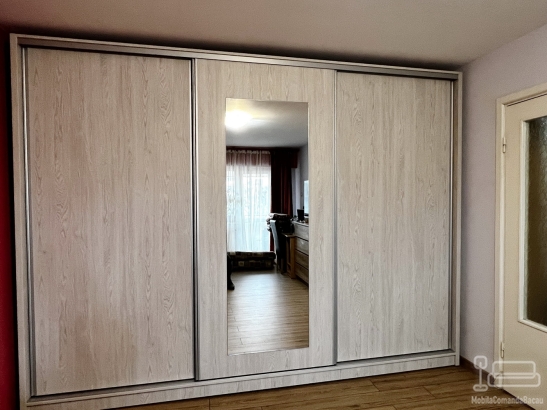 Dressing cu uși glisante – PAL, 3.300 × 600 × 2.450 mm, Bacău
