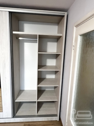 Dressing cu uși glisante – PAL, 3.300 × 600 × 2.450 mm, Bacău