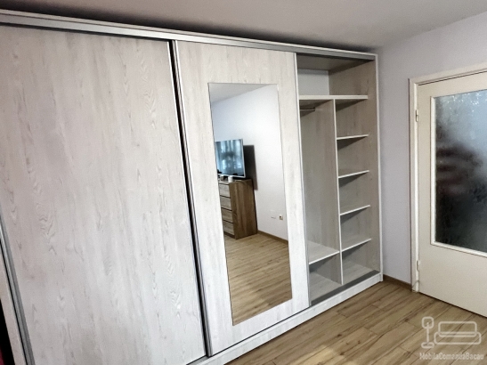 Dressing cu uși glisante – PAL, 3.300 × 600 × 2.450 mm, Bacău