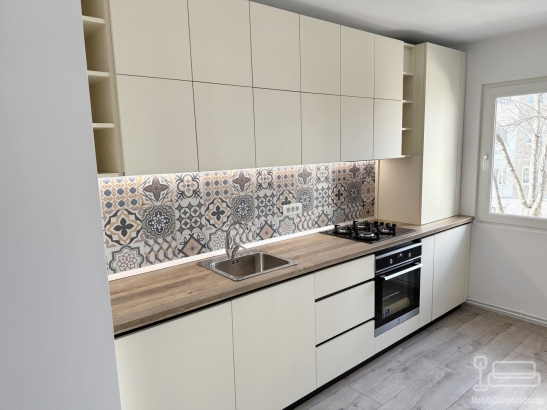 Mobilier bucătărie la comandă – MDF vopsit, 3.300 mm, Bacău