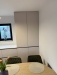 Bucătărie din MDF vopsit cu blat din quartz – profil Gola, chiuvetă sub blat (Bacău)