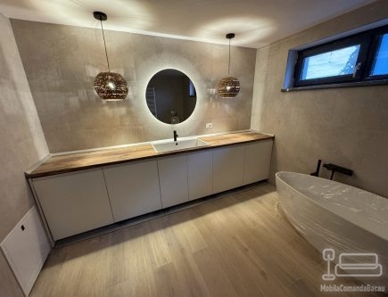 Mobilier baie la comandă – 3.250 mm, Traian (Bacău)