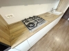 Bucătărie din MDF vopsit cu frezare mâner – 3.800 mm, feronerie Blum