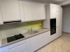 Bucătărie din MDF vopsit cu frezare mâner – 4,3 m lungime, feronerie Blum, Bacău