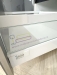 Mobilier bucătărie la comandă – MDF lucios Perfect Sense, vitrină cu ramă neagră, Bacău