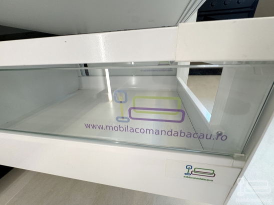 Mobilier bucătărie la comandă – MDF, blat și contrablat quartz, Bacău