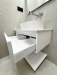 Mobilier baie MDF lucios cu blat din quartz – 800 mm