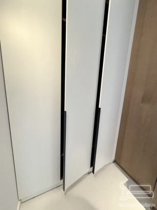 Mobilier hol din mdf furniruit – feronerie blum cu amortizare, Bacău