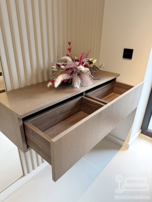 Mobilier hol din mdf furniruit – feronerie blum cu amortizare, Bacău