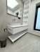Mobilier baie MDF lucios cu blat din quartz – 800 mm