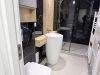 Mobilier baie din pal melaminat cu riflaje și nișă deschisă – feronerie blum cu amortizare