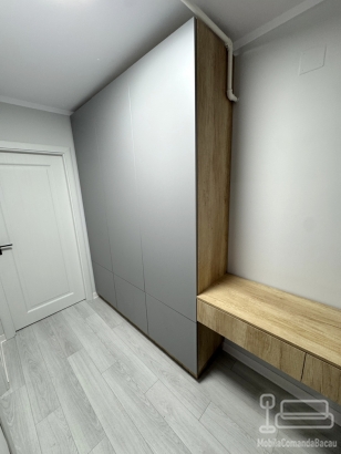 Mobilier hol din pal melaminat, 3000 mm – feronerie blum, Bacău
