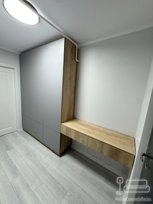 Mobilier hol din pal melaminat, 3000 mm – feronerie blum, Bacău