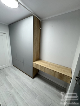 Mobilier hol din pal melaminat, 3000 mm – feronerie blum, Bacău